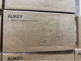 Aukey Wireless Charger Car Mount