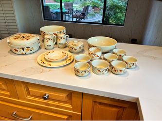 Vintage Hall China “Autumn Leaf” / Jewel Tea Collection – Mary Dunbar