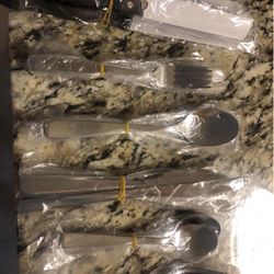 24 Piece Cutlery, Set – Brand New 🍴