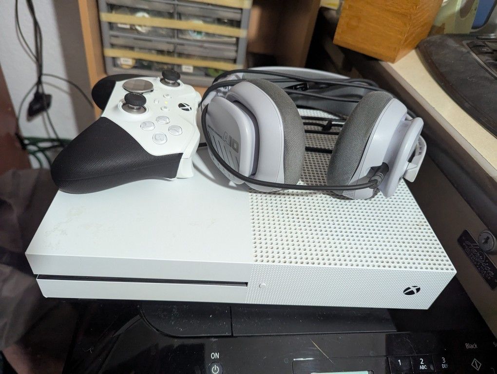 Xbox One S Elite 2 Controller And Astro Headset