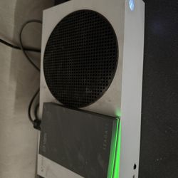 Xbox Series S BUNDLE NEED GONE ASAP