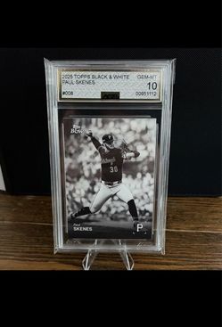 Topps 2025 Black & White Baseball Paul Skenes #008 AGS 10