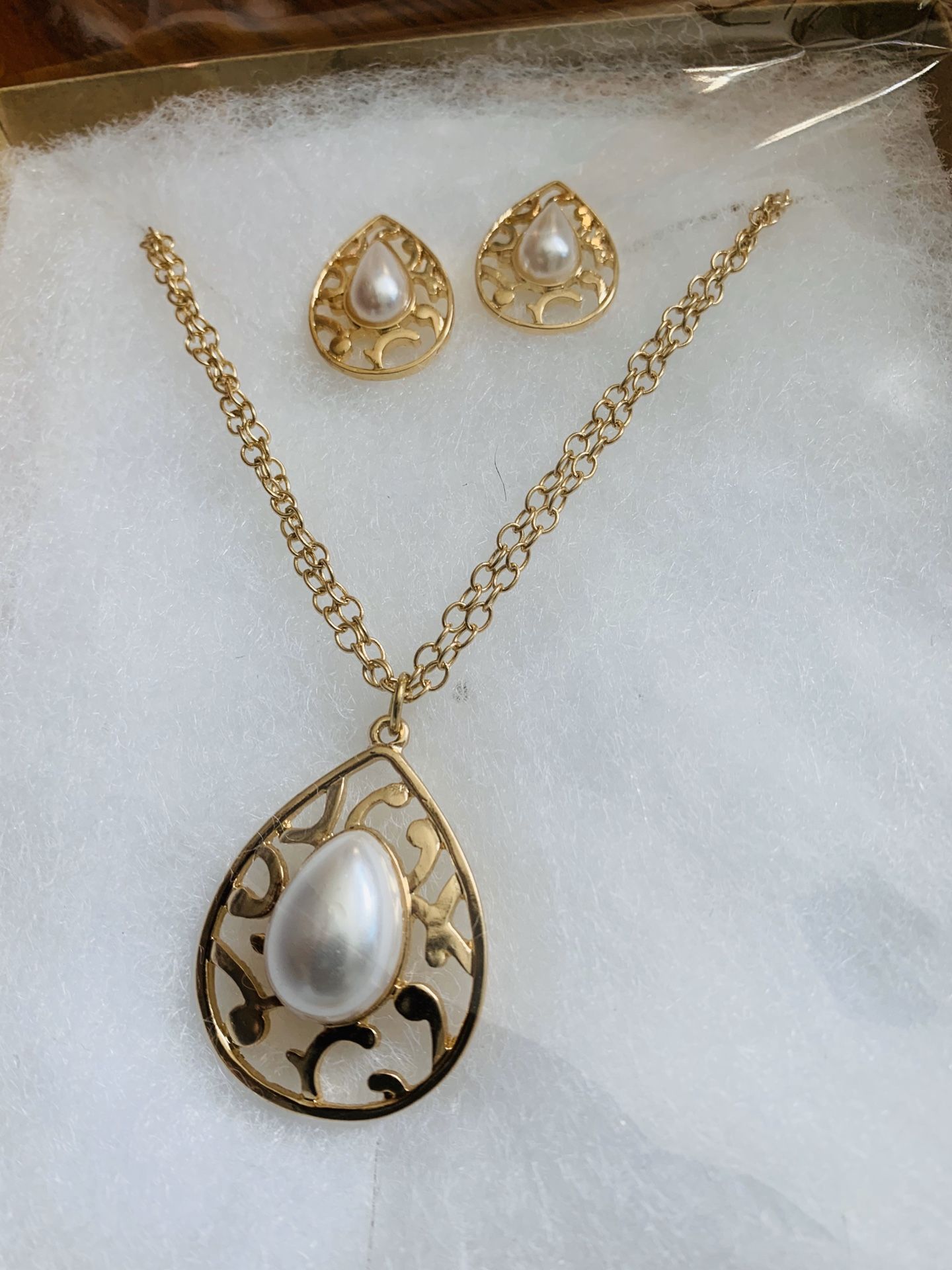 Lovely gold plated and faux pearl custom jewelry set. Boxed beautifully.