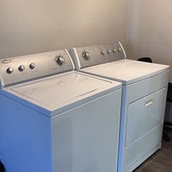 Whirlpool washer & dryer set both working great great conditions  Delivery&instalation available  
