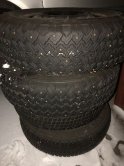 4 Studded snow tires for Honda Accord