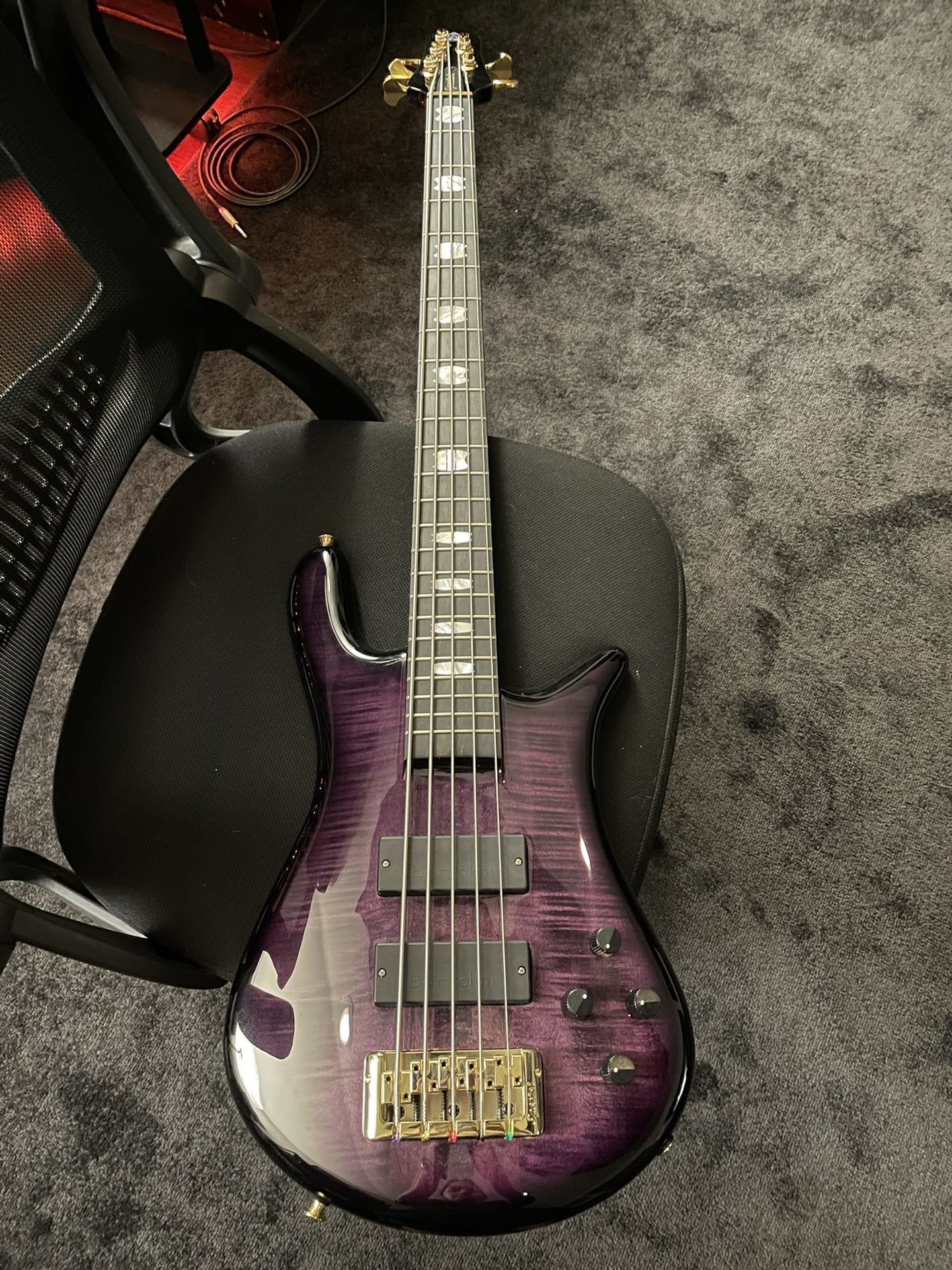 Bass 2022 Spector Euro 5 LT Violet Fade Used (Bought Brand New In March 2023 For $3200)