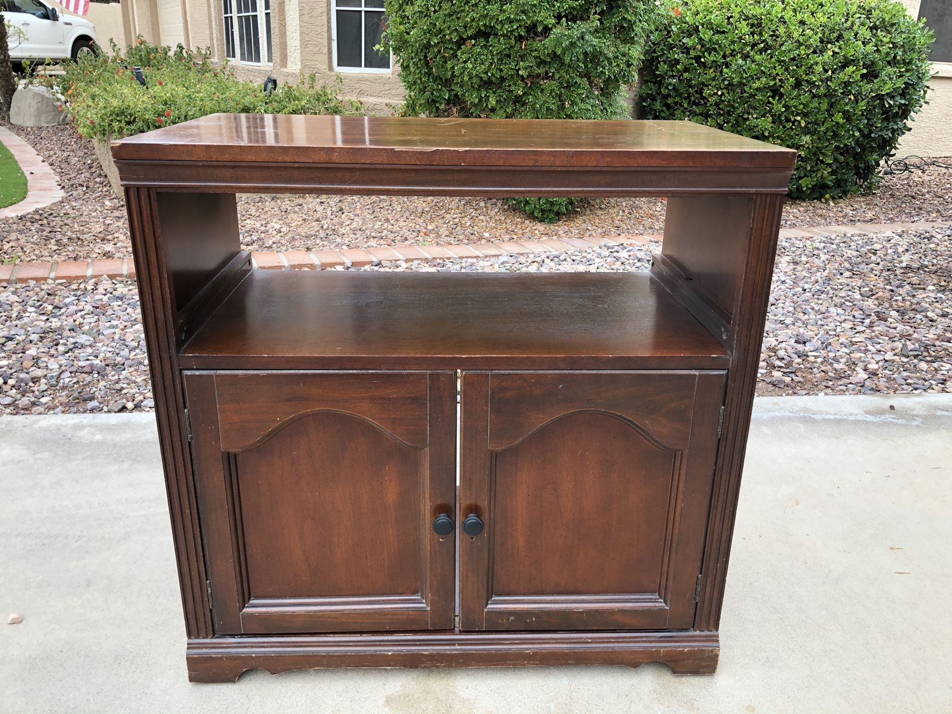 Wooden TV Cabinet Stand
