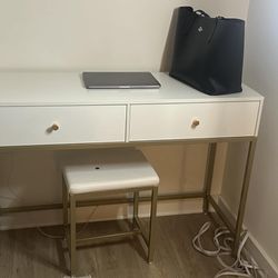 Vanity table With Chair And Mirror With Bulbs