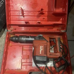 Hilti TE74 Heavy Duty Hammer Chisel / Hammer Drill & with case