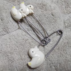 VTG GERBER SCULPTURED DUCK DIAPER PINS