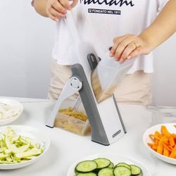 Milian Designs Safe Slice Mandoline Slicer Adjustable Thickness Julienne Dicer Multifunctional Kitchen Tool Wholesale $2 Each for 100+ Sets