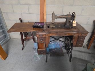 Antique 1910s White Family Rotary Treadle Sewing Machine - Complete 6-Drawer Oak Cabinet & Accessories