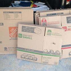 Lot Of 17 Heavy Duty Medium And Large Moving Boxes.. See Pics For Measurements 