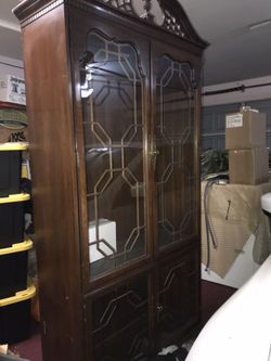 Lighted solid wood China cabinet in excellent condition