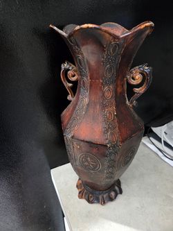 VINTANGE STYLE DECORATION WITH HANDLES