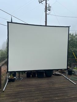 Da-lite screen and projector