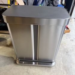 Simple Human Trash Can (Trash & Recycle) 
