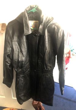 Genuine leather jacket, black color, small size