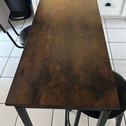 Kitchen Table With Stools 