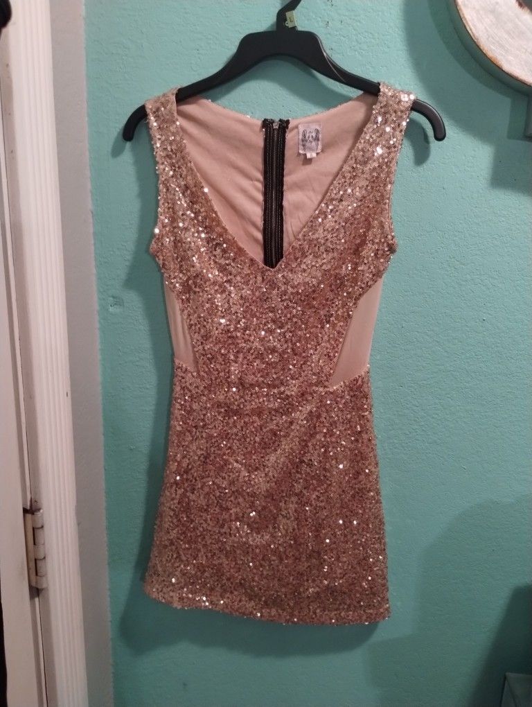 Gold Sparkley Party Dress..Size Small..Blingy..Good Condittion