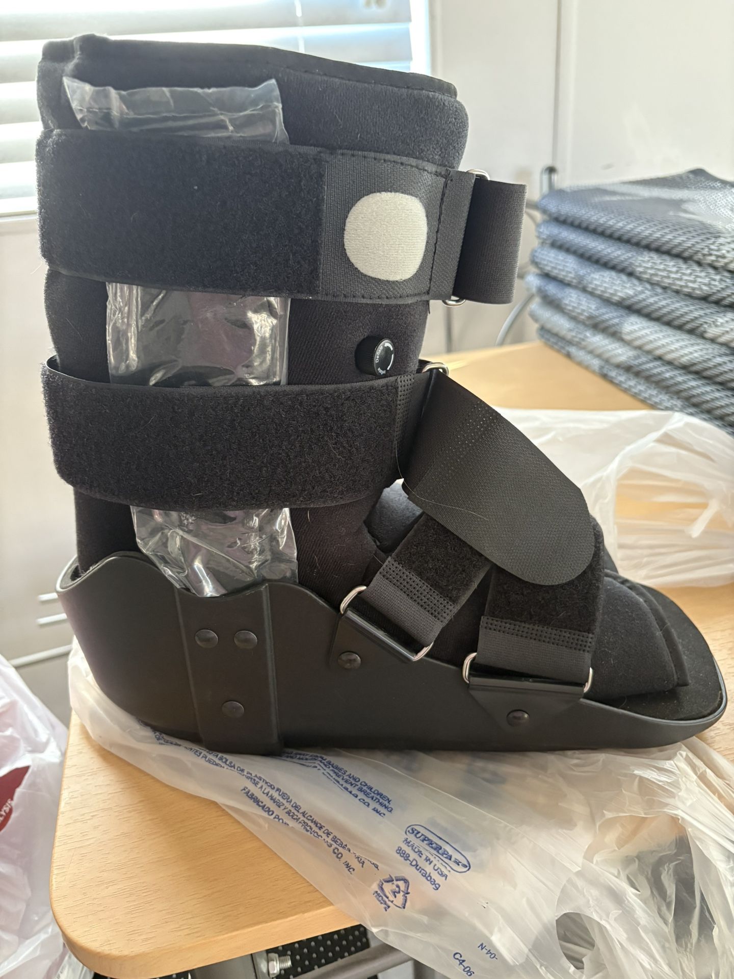 New L Size Medical Boot