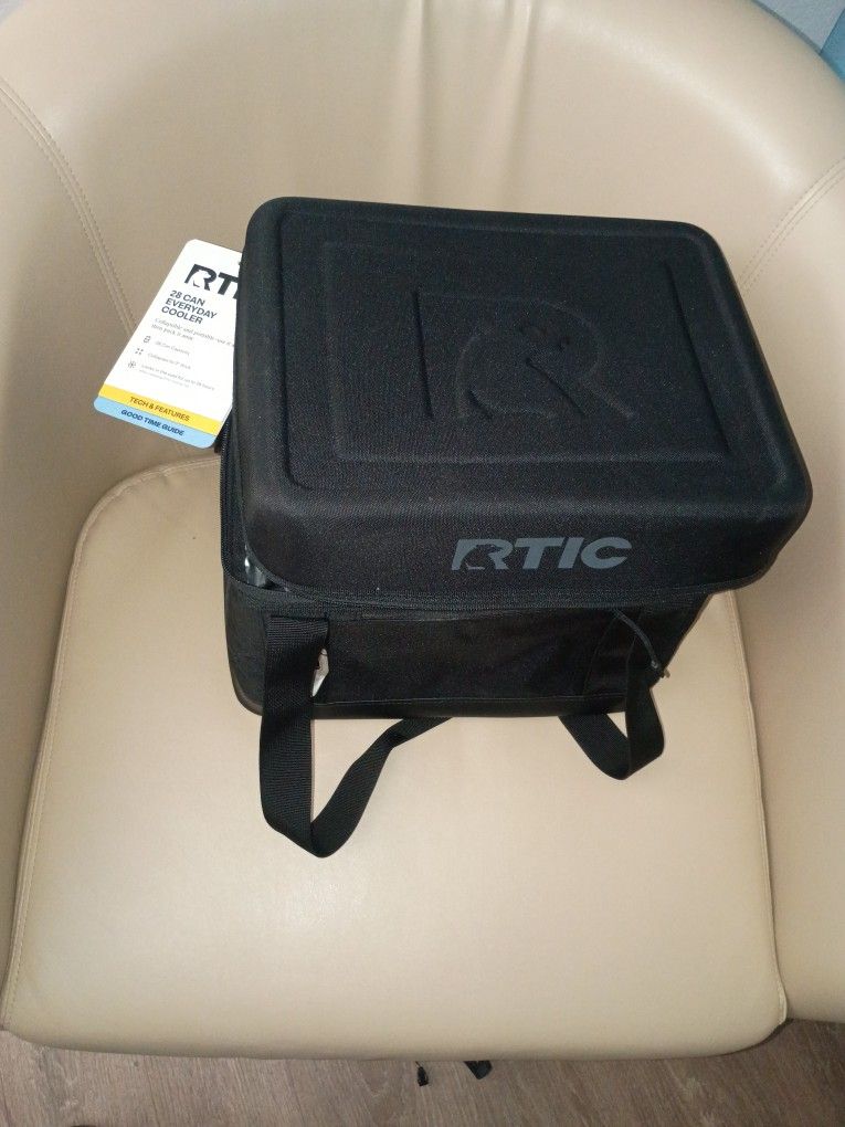 Brand New RTIC 28 Can Everyday Cooler
