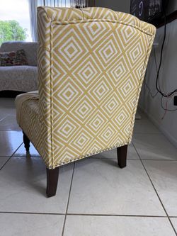 Armless chair