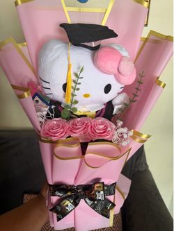 Variedad de ramos y detalles para sus graduad@s.