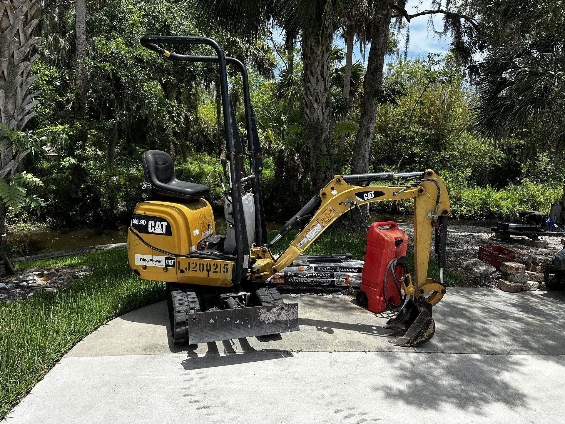 Catapillar Mini Excavator