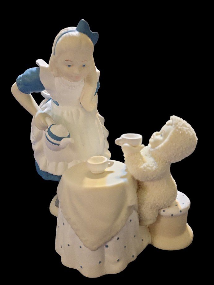 Snowbabies "Tea for two" Alice in Wonderland Department 56 2 piece figurine set. wonderful condition