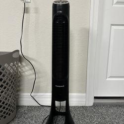Honeywell QuietSet 8-Speed Tower Fan - Gently Used, Great Condition