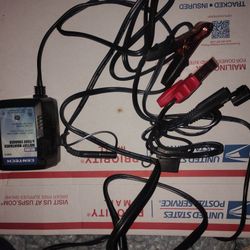 CEN-TECH Deluxe Battery Maintainer & Float Charger 