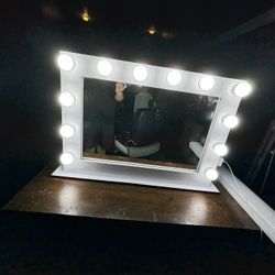Vanity With Extremely Bright Day Light For Makeup Artist Or Barbers