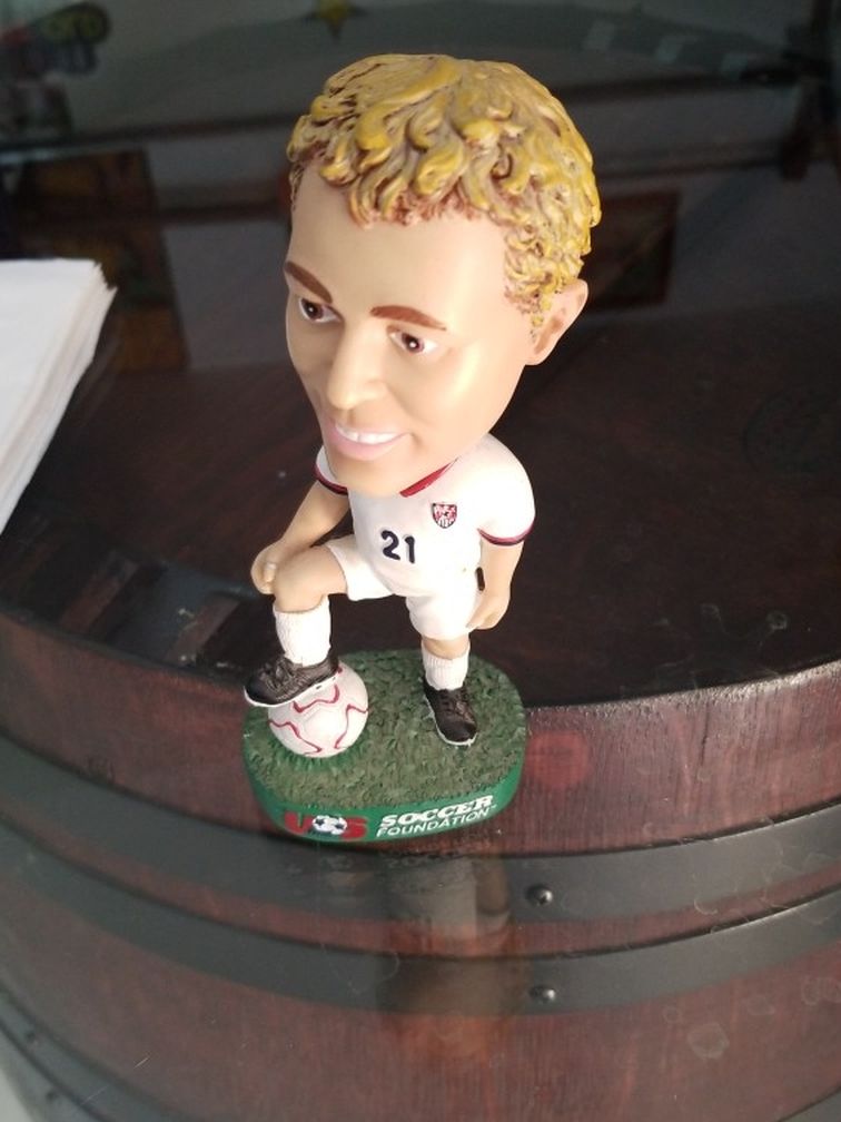 L Donovan Bobblehead and Oakland athletics Statue