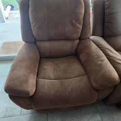 Suade Living Room Set