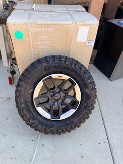 1 jeep wildpeak M/T tires+rim