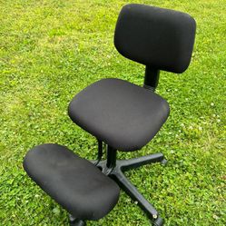 Black Fabric Ergonomic Adjustable Height Swivel Kneeling Footrest Chair