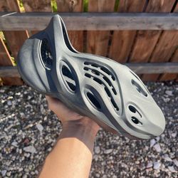Adidas Yeezy Foam RNR Onyx (Size 11)