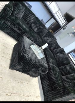 ✨️ Sectionals, 2pc Sofas ✨️ Furniture Queen Bedrooms, Dining Avail