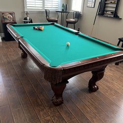 Pool Table -  8’ x 3.5’   High end  - Near Mint Condition