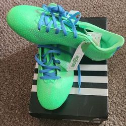 Soccer cleats Women Size 8