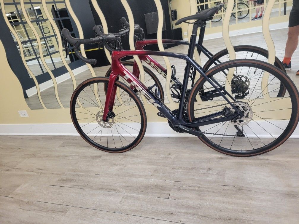 Trek Road Bike Domane Sl5 Carbon 56cm !!!