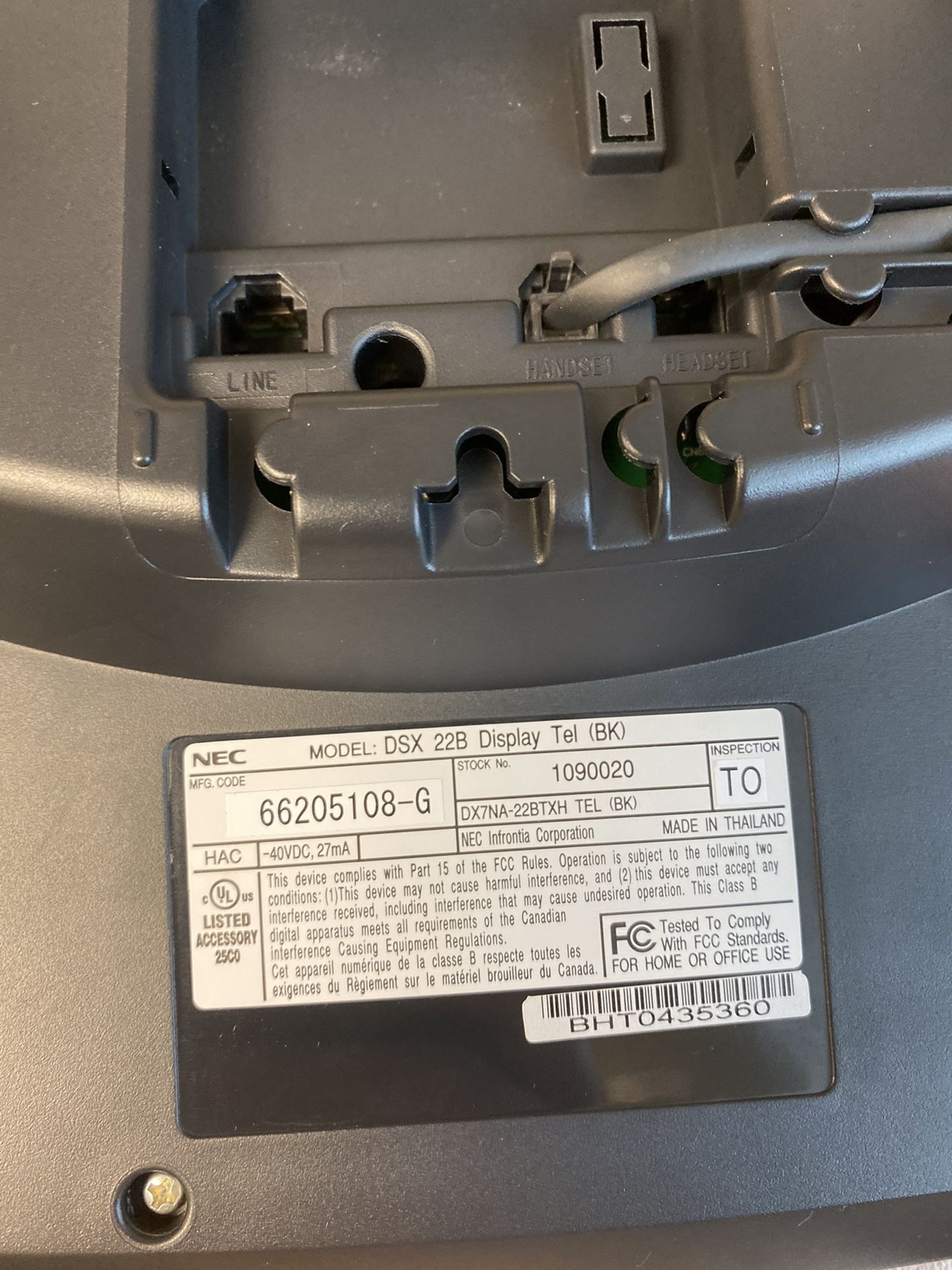 NEC DSX40 Key Telephone System w/ 8 (eight) DSX 22B Display Telephones