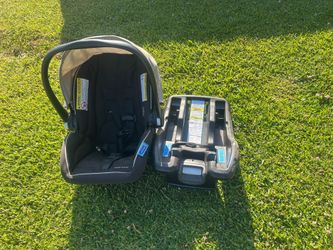 Baby car seat with base
