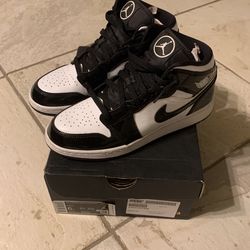 Jordan 1 Mid Size 6y