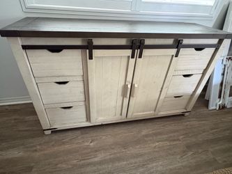 Buffet Table