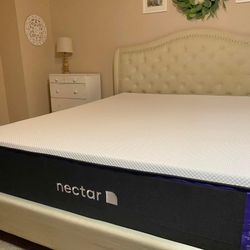 LIKE NEW Nectar King Mattress - DELIVERY AVAILABLE