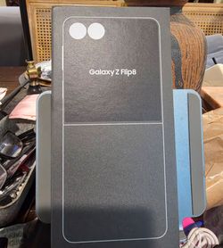 samsung galaxy flip 8 cream  tmobile only