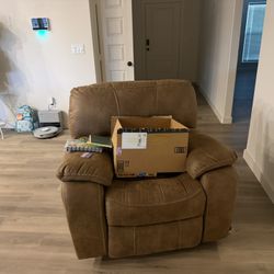 Couches With Recliner 