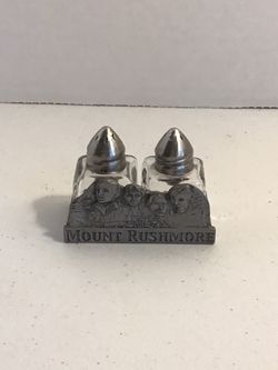Vintage Pewter Mount Rushmore salt & Pepper shakers set